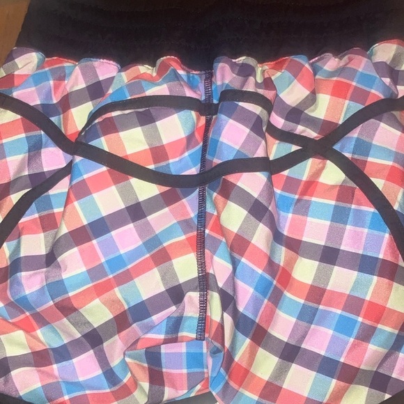 Lululemon size 6 women’s running shorts 4” inseam plaid - Picture 7 of 12